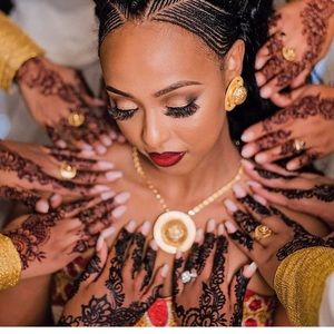 Meet your Posher, Jolie